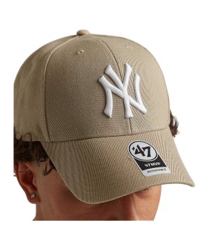 47-brand-mlb-new-york-yankees-clean-up-cap-braun-b-mvpsp17wbp-khp-lifestyle_detail.png