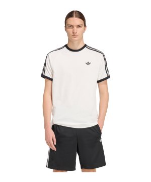 adidas-3-stripes-t-shirt-weiss-ke3537-lifestyle_front.png