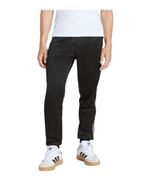 adidas-adicolor-classics-sst-hose-schwarz-ke3517-lifestyle_front.png