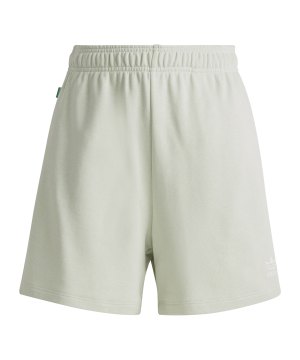 adidas-essentials-short-damen-gruen-ic1505-lifestyle_front.png