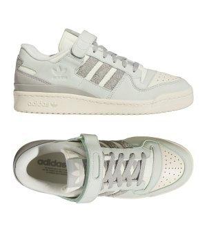 adidas-originals-forum-84-low-gruen-grau-fz6298-lifestyle_gallery.png
