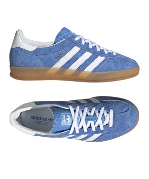adidas-originals-gazelle-indoor-damen-blau-weiss-hq8717-lifestyle_gallery.png