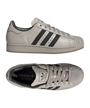 adidas-originals-superstar-ii-sneaker-beige-kk4746-lifestyle_gallery.png