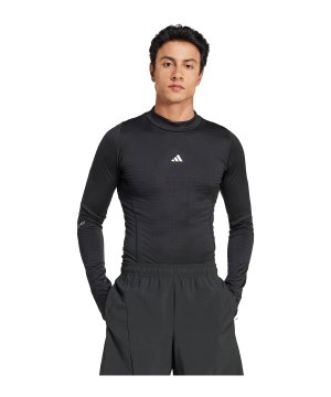 adidas-techfit-cold-rdy-training-t-shirt-schwarz-in5584-indoor_front.png