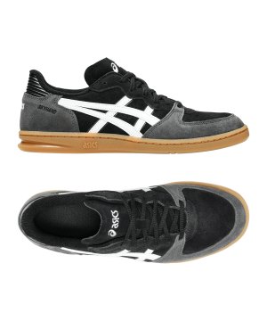 asics-skyhand-og-sneaker-schwarz-f001-1203a452-lifestyle_gallery.png