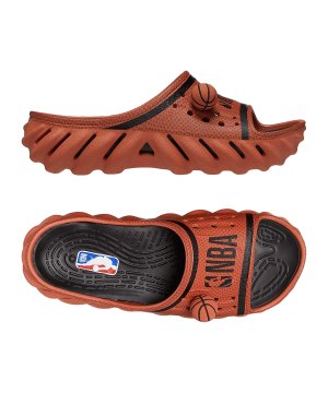 crocs-nba-echo-badelatschen-orange-f90h-209791-805-lifestyle_gallery.png