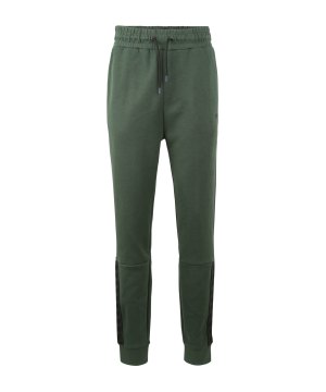 fila-omer-jogginghose-gruen-683479-lifestyle_front.png