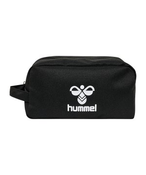hummel-essential-toiletry-tasche-f2001-226319-lifestyle_front.png