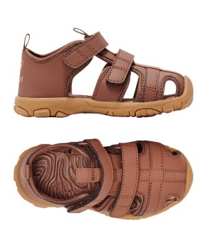 hummel-sandal-velcro-badelatsche-kids-braun-f8199-217944-lifestyle_gallery.png