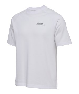 hummel-tech-loose-t-shirt-weiss-f9020-227643-lifestyle_front.png