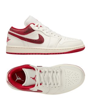 jordan-air-1-low-se-sneaker-damen-beige-f106-hj9338-lifestyle_gallery.png