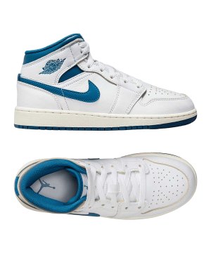 jordan-air-1-mid-se-kids-weiss-f141-fn7432-lifestyle_gallery.png