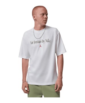 jordan-brooklyn-sweatshirt-weiss-f100-ix1576-lifestyle_front.png