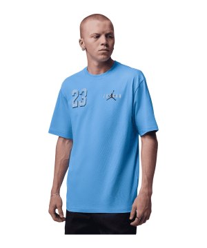 jordan-brooklyn-t-shirt-blau-f412-if3127-lifestyle_front.png