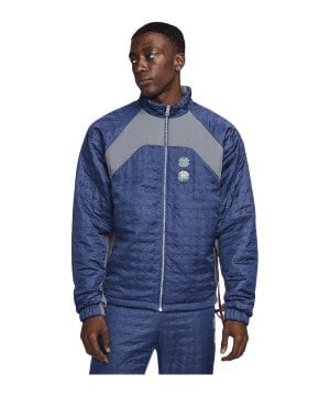jordan-clot-woven-jacke-blau-f414-dj9742-lifestyle_front.png