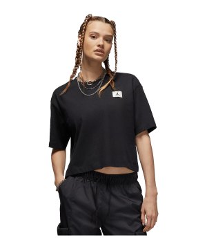jordan-essential-boxy-t-shirt-damen-schwarz-f010-do5038-lifestyle_front.png