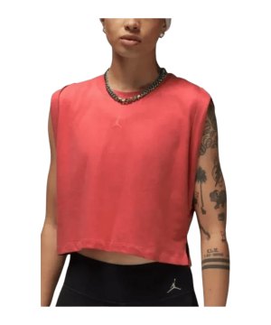jordan-essential-tanktop-damen-gruen-f753-dq4394-lifestyle_front.png