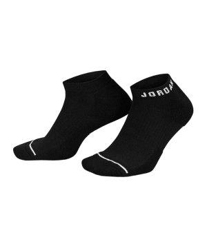 jordan-everyday-cush-no-show-socken-schwarz-f010-dx9656-lifestyle_front.png