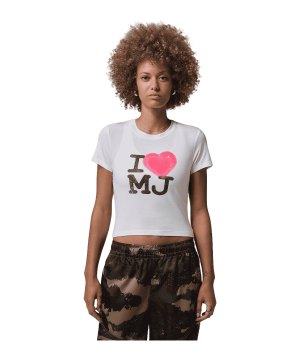 jordan-flt-ss-tmid-gfx-mj-t-shirt-damen-weiss-f100-ir0770-lifestyle_front.png