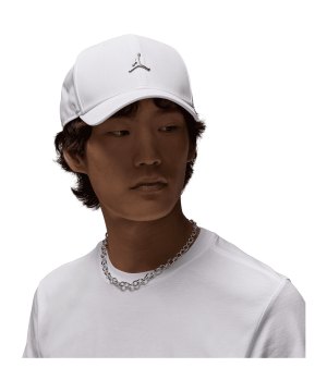 jordan-jumpman-rise-structured-meta-muetze-f100-hm5750-lifestyle_front.png