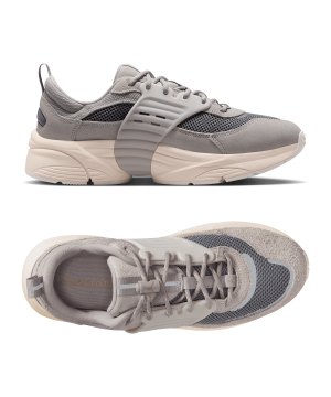jordan-trunner-o-s-sneaker-grau-f011-ib3722-lifestyle_gallery.png