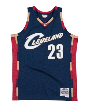 mitchell-and-ness-nba-cc-l-j-08-09-t-shirt-blau-smjygs18156-ccanavy0-lifestyle_front.png
