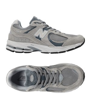 new-balance-2002r-sneaker-grau-frst-m2002rst-lifestyle_gallery.png