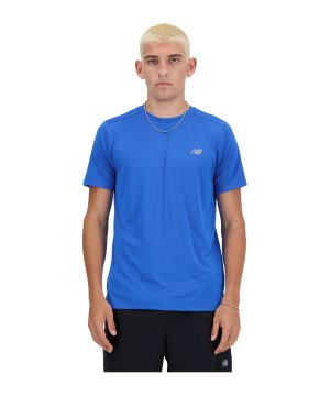 new-balance-essentials-t-shirt-fbul-mt41222-lifestyle_front.png