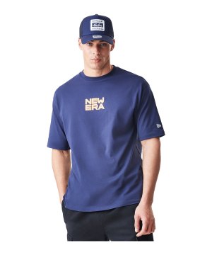new-era-location-oversized-t-shirt-blau-f410-60758732-lifestyle_front.png