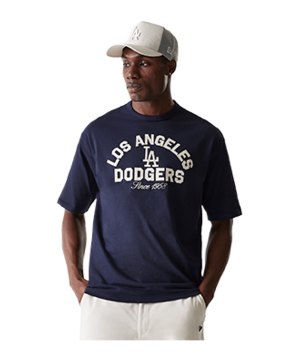 new-era-mlb-heritage-oversized-la-dodgers-tee-f410-60684331-lifestyle_front.png