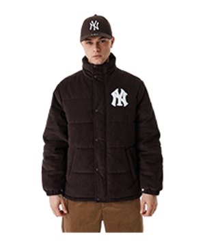 new-era-mlb-new-york-yankees-puffer-jacke-braun-60424426-lifestyle_front.png