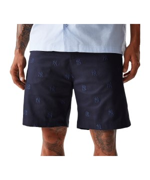 new-era-mlb-ny-yankees-monogram-short-blau-60667820-lifestyle_front.png