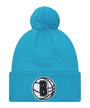 new-era-nba-b-nets-23-24-beanie-muetze-schwarz-60430173-lifestyle_front.png