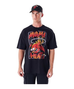 new-era-nba-miami-heat-graphic-d-t-shirt-schwarz-60565041-lifestyle_front.png
