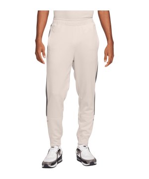 nike-air-jogginghose-braun-grau-f104-fn7690-lifestyle_front.png