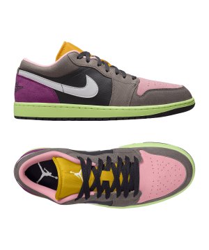 nike-air-jordan-1-low-sneaker-grau-f005-hq2010-lifestyle_gallery.png