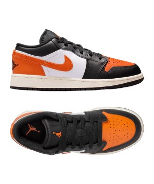 nike-air-jordan-1-low-sneaker-kids-schwarz-f081-553560-lifestyle_gallery.png