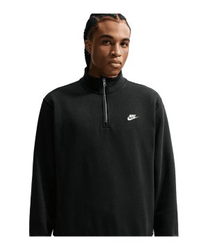 nike-club-1-2-zip-sweatshirt-schwarz-f010-fn3864-lifestyle_front.png