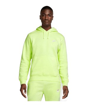 nike-club-fleece-hoody-gruen-f736-bv2654-lifestyle_front.png