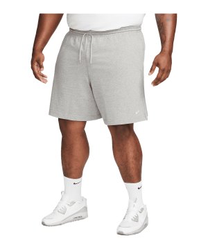 nike-club-sweatshort-grau-f63-fq4359-lifestyle_front.png