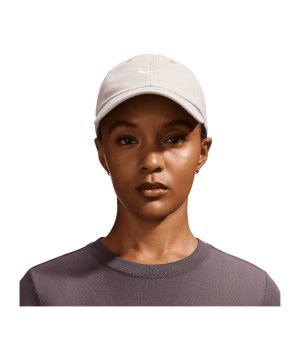 nike-club-unstructured-denim-cap-grau-f009-hf0383-lifestyle_front.png