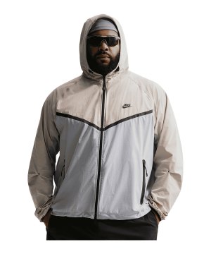 nike-dri-fit-tech-woven-jacke-grau-f012-iu6965-lifestyle_front.png