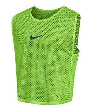 nike-dri-fit-training-26-bib-gruen-f315-hv8429-teamsport_front.png