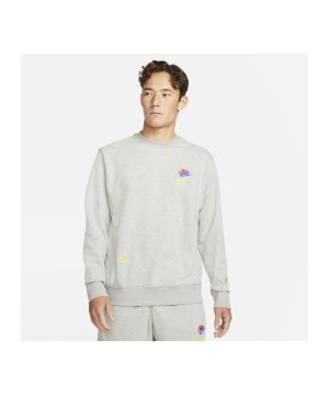 nike-essential-french-terry-crew-sweatshirt-f063-dj6914-lifestyle_front.png