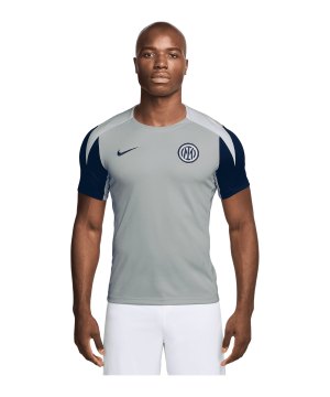 nike-inter-mailand-strike-t-shirt-grau-f093-hj7754-fan-shop_front.png