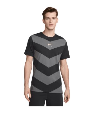 nike-nsw-air-t-shirt-grau-f070-hf5526-lifestyle_front.png
