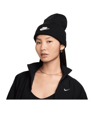 nike-peak-beanie-schwarz-f010-hf0186-lifestyle_front.png