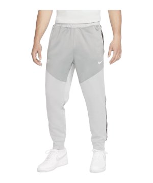 nike-repeat-trainingshose-weiss-f121-dx2027-lifestyle_front.png