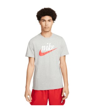 nike-t-shirt-grau-f063-dz3279-lifestyle_front.png