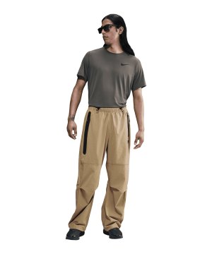 nike-tech-woven-hose-beige-f297-hm7158-lifestyle_front.png